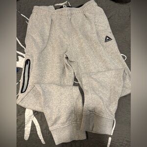 Reebok Men’s Medium Light Gray Joggers